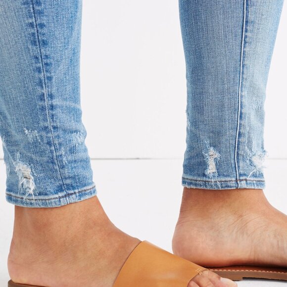 Madewell 9" High-Rise Skinny Jeans: Destructed-Hem Edition size 32 - Picture 3 of 8